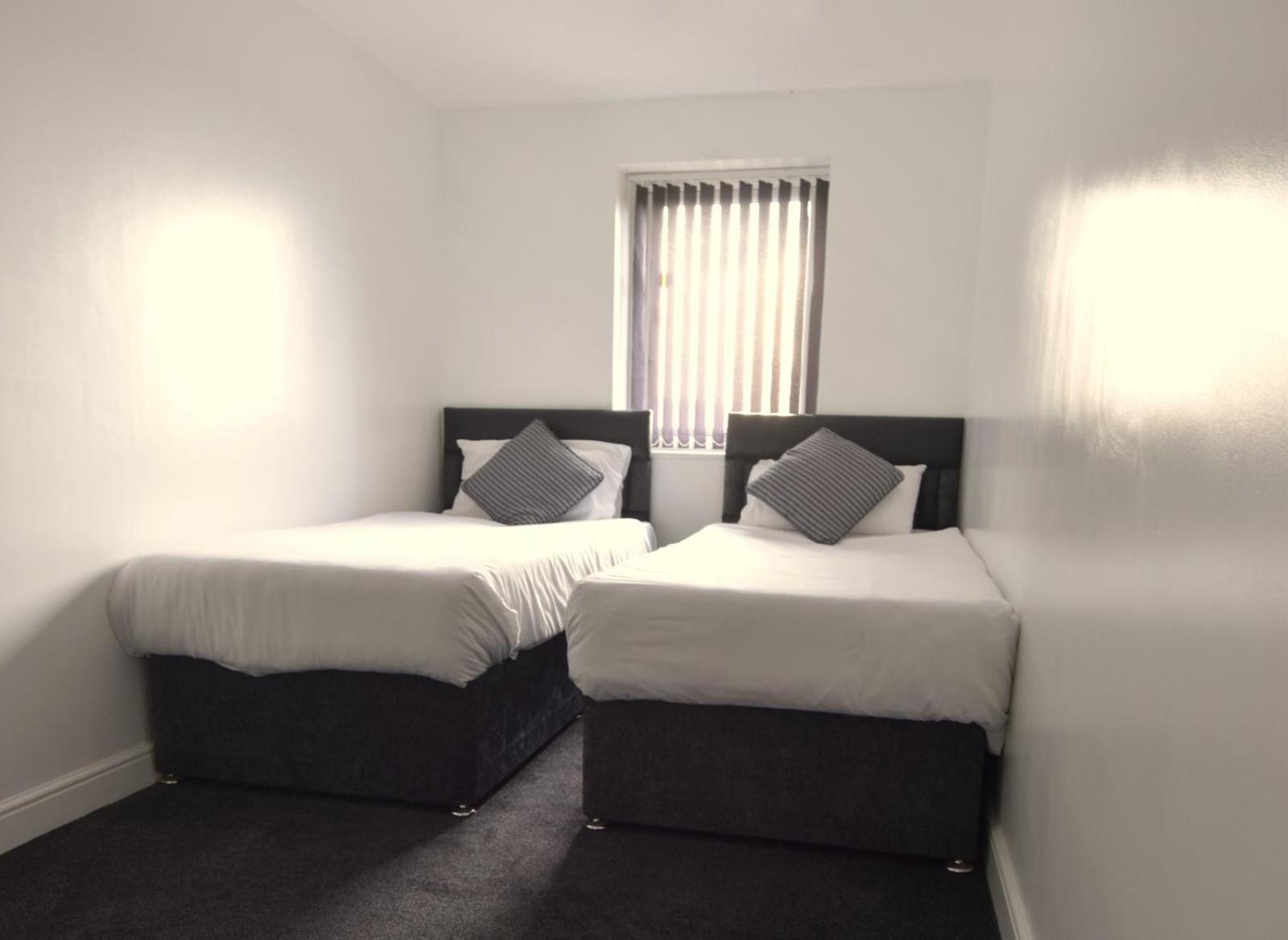 Oyo Victoria Apartments Мидълзбро Екстериор снимка
