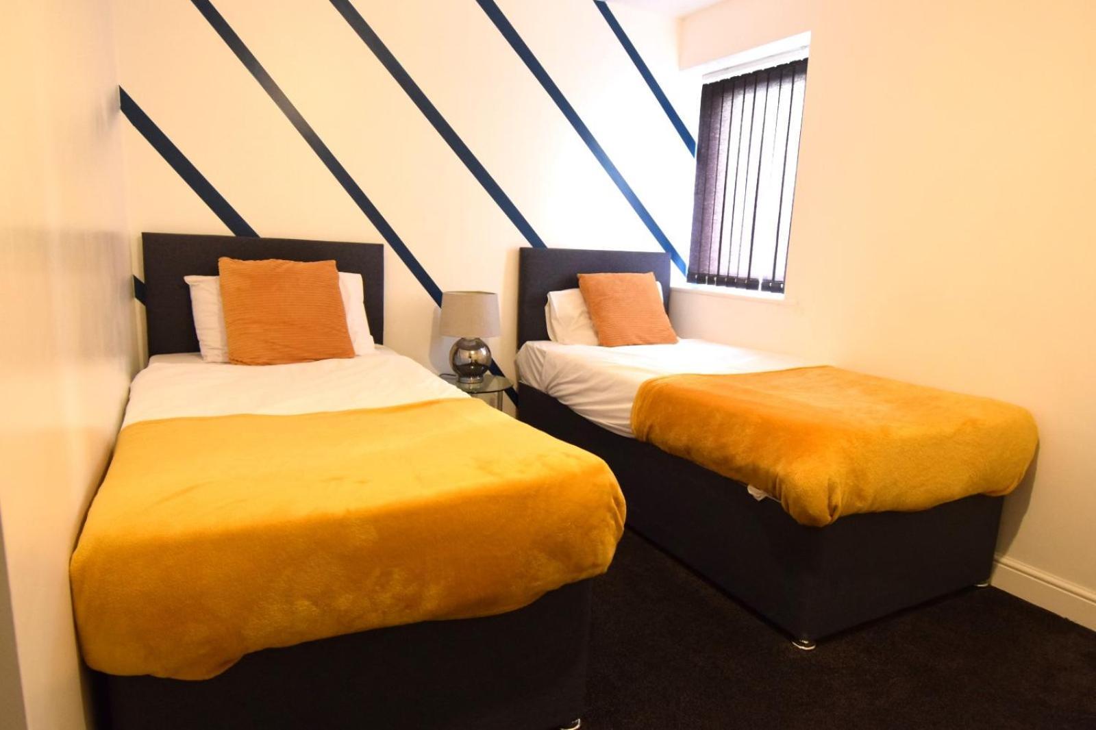 Oyo Victoria Apartments Мидълзбро Екстериор снимка