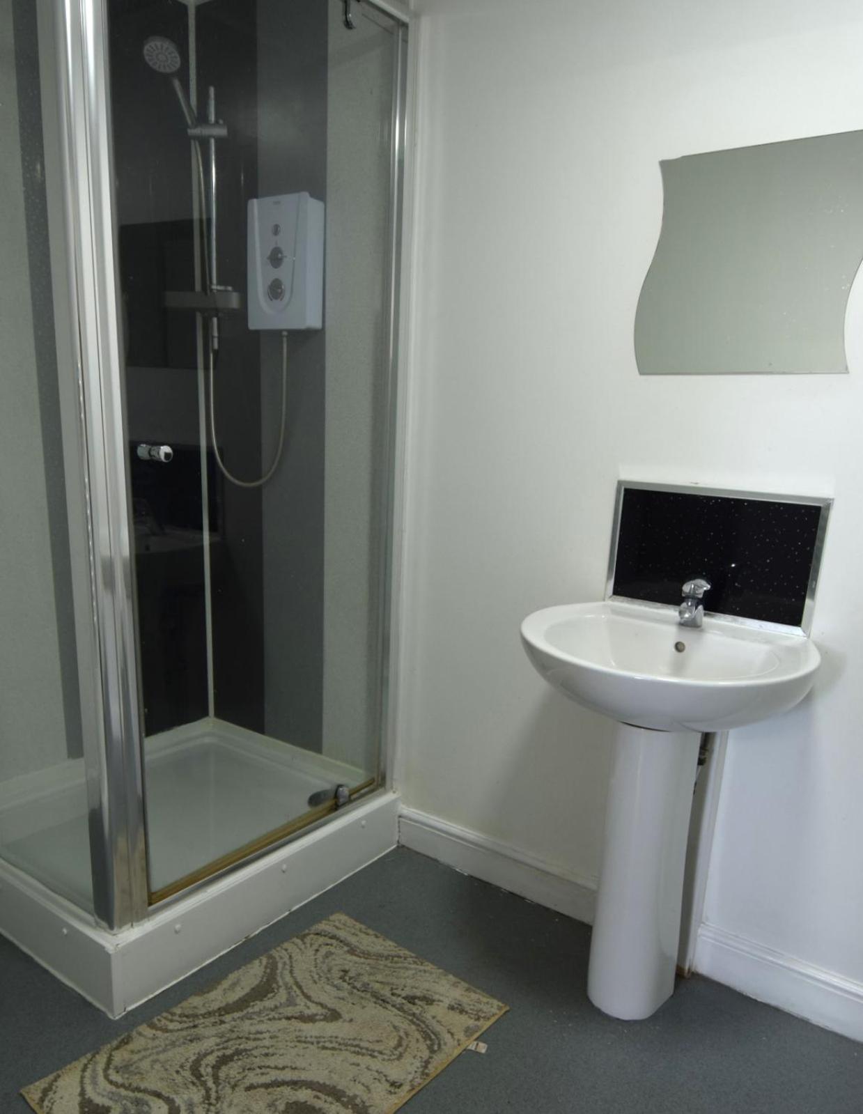 Oyo Victoria Apartments Мидълзбро Екстериор снимка