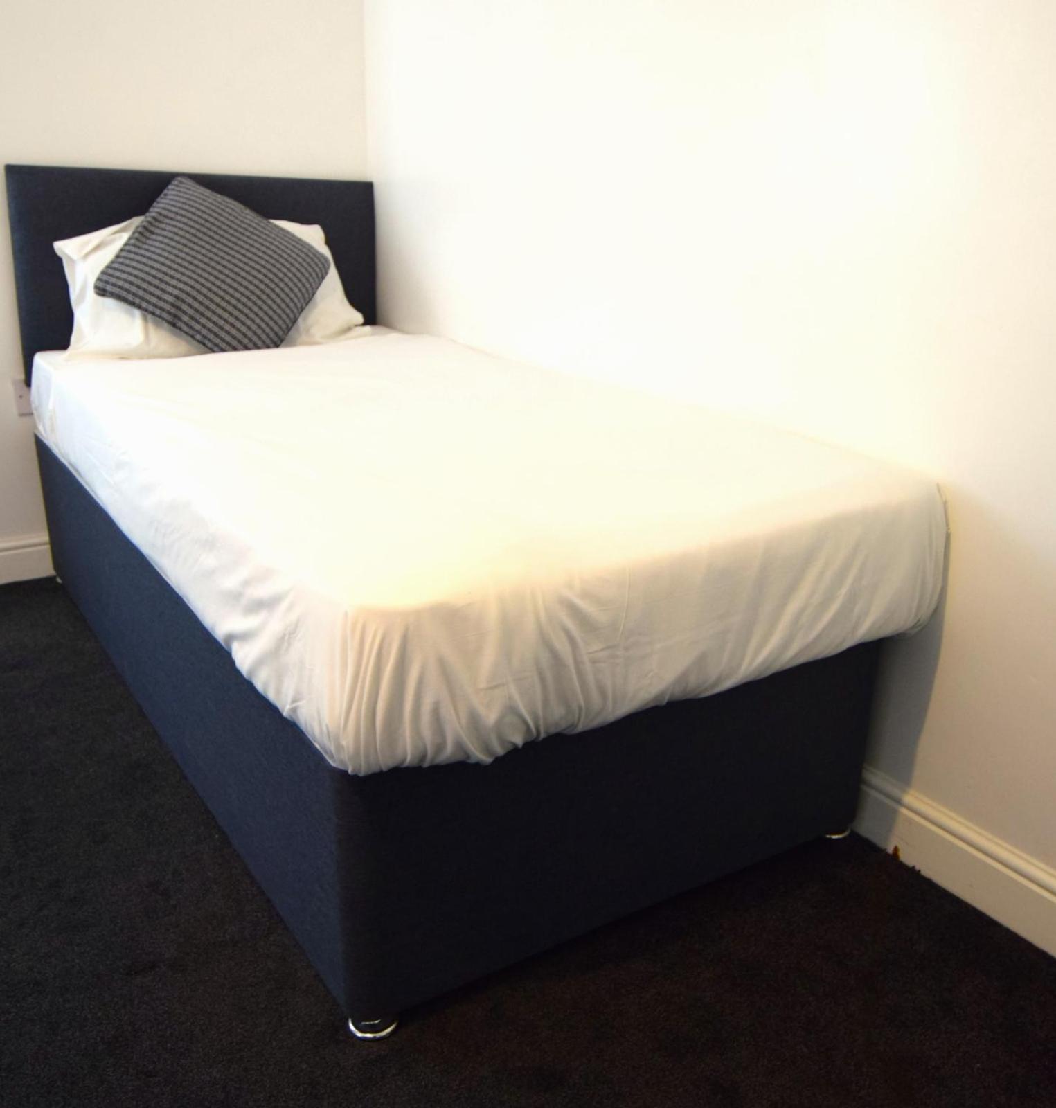 Oyo Victoria Apartments Мидълзбро Екстериор снимка